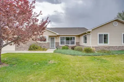 Image de Nouveau! Montrose Townhome Mins Ă Black Canyon Park!