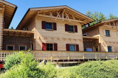 Image de Vacances dans une maison en bois organique - en harmonie avec la nature
