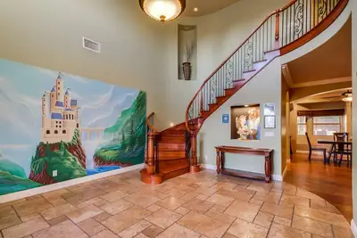 Image de Funtierland + Le château de Belle + Près de Disney + Piscine + Terrain de jeu + Netflix