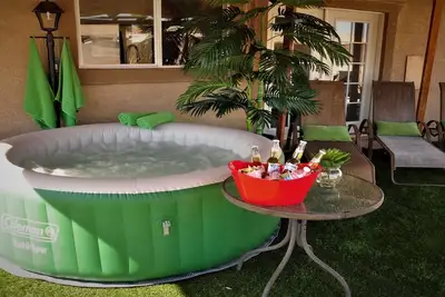 Image de Maison spécieuse avec bain à remous / petit déjeuner / barbecue / Netflix