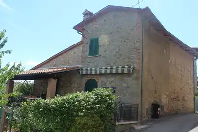 Image de Ferme dans un village médiéval entre l'Ombrie et la Toscane