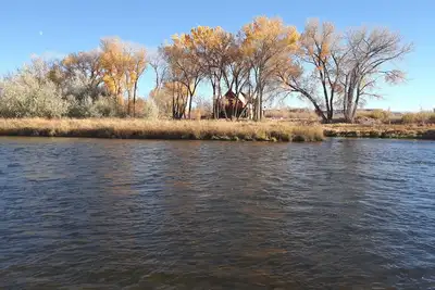 Image de Combinez les sports d'hiver avec les sentiers du canyon et la pêche dans les jardins. . . le tout au même endroit