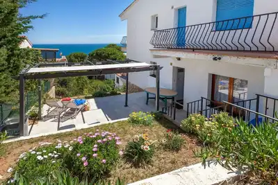 Image de Joli appartement pour 5 personnes avec climatisation, Wifi, Tv, terrasse et animaux admis