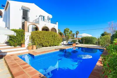 Image de Maison de vacances privée avec Wifi, piscine privée, climatisation, Tv, patio, parking