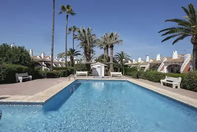 Image de Belle maison de vacances privée avec piscine, climatisation, Wifi, Tv, patio et parking