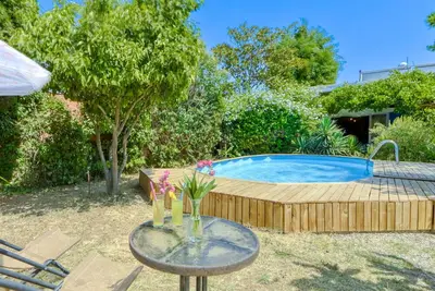 Image de Belle maison de vacances privée avec Wifi, piscine privée, Tv, patio et animaux admis