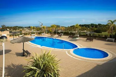 Appartement avec piscine, Wifi, climatisation, Tv, terrasse, animaux admis, vue panoramique, parking
