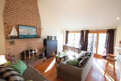 Image de chalet bord de la rivière - 58 River Road East