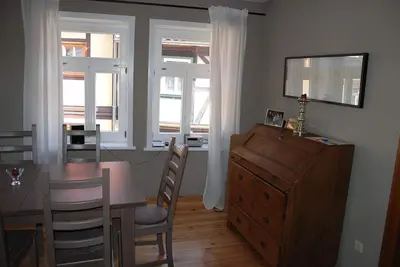 Image de grande, nouvellement maison à colombages rénovée avec garage, animaux acceptés