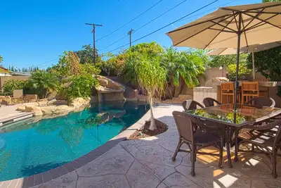 Image de Funtierland + California Dreamin '+ piscine + salle de cinéma + salle de jeux + Netflix
