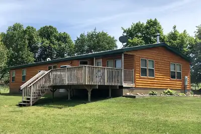 Image de Northwinds Adventures - Maison récemment rénovée sur un lac privé à 5 miles des sentiers