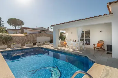Image de Magnifique maison de vacances privée avec Wifi, piscine privée, Tv, patio et animaux admis