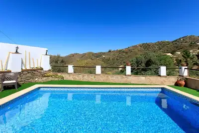 Image de Magnifique maison de vacances privée pour 6 personnes avec Wifi, piscine privée, Tv et parking