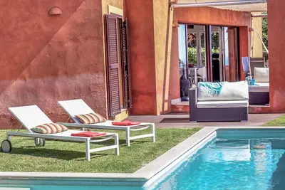 Image de Belle maison de vacances privée avec Wifi, piscine privée, climatisation, Tv, patio et parking