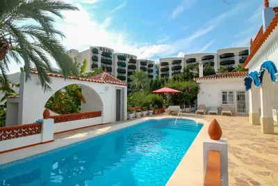 Maison de vacances privée avec climatisation, Wifi, piscine privée, Tv, terrasse, parking