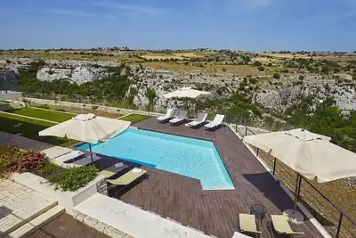 Maison de vacances privée avec climatisation, bain à remous, piscine privée, Wifi, Tv, patio