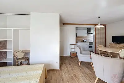 Studio avec terrasse, proche thermes et centre, animaux acceptés, wifi inclus, Lamalou-les-Bains