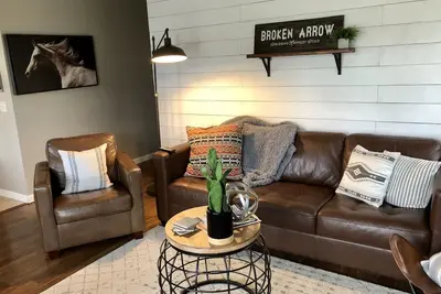 Image de Le meilleur de la flèche brisée! - Table de billard, foyer, et plus! !