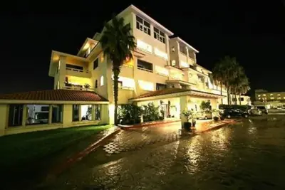 Image de Le Condo Ideal De Lucia - À Pied Partout (Plage, Restaurants)