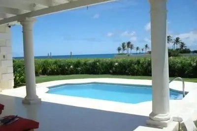 Image de Hummingbird House, une villa élégante et moderne avec vue sur l'océan à Bottom Bay, Barbade