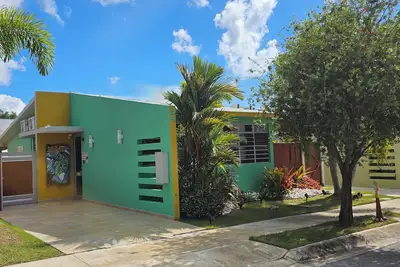 Image de PRIVÉ BeachSide Home 2-Bdrs 2-Bths / Piscine commune / 2e étage SunStar Terrace