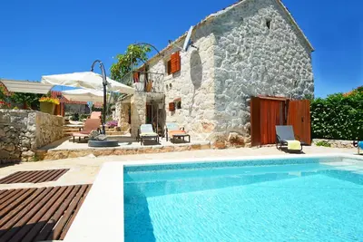 Image de Maison de vacances privée avec Wifi, climatisation, piscine privée, Tv, terrasse, vue panoramique