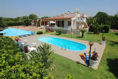 Image de Maison de vacances privée avec piscine privée, climatisation, Wifi, Tv, terrasse, parking