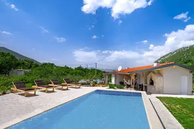 Maison de vacances privée avec climatisation, piscine privée, Wifi, Tv, terrasse, vue panoramique