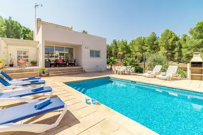 Image de Belle maison de vacances privée avec piscine privée, Wifi, climatisation, Tv, patio, parking