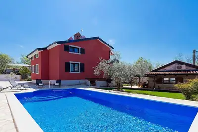 Image de Confortable appartement pour 6 personnes avec climatisation, piscine privée, Wifi, Tv et terrasse