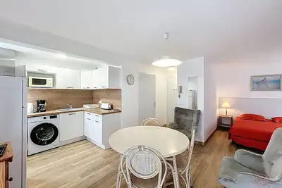 Image de Studio cosy proche Thermes et centre-ville avec terrasse, animaux acceptés – Lamalou-les-Bains