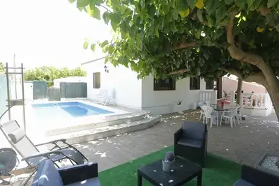 Image de Maison de vacances privée avec piscine privée, climatisation, Wifi, Tv, patio, parking
