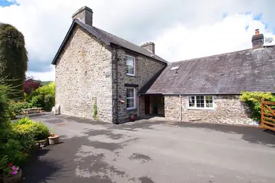 Image de Llety Hiriaeth - Quatre Chambres Maison, Couchages 6