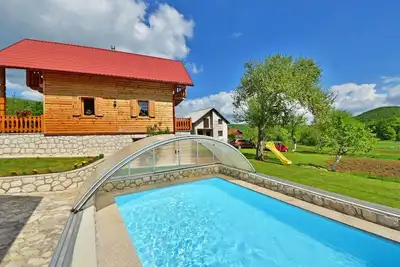 Image de Belle maison de vacances privée avec bain à remous, Wifi, climatisation, piscine, Tv, terrasse
