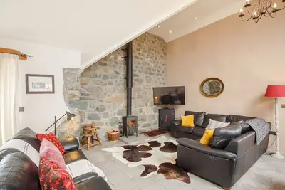 Image de Deri Llyn - Quatre Chambres Maison, Couchages 10