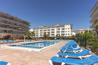 Image de Bel appartement pour 4 personnes avec Wifi, piscine, climatisation, Tv, terrasse et parking