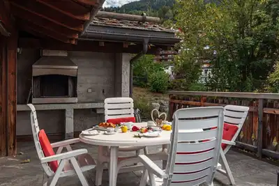 Image de Belle maison de vacances privée pour 8 personnes avec Wifi, Tv, terrasse et parking