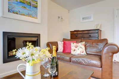 Image de Hen Ysgol - Deux Chambres Maison, Couchages 4