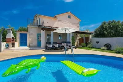 Image de Belle maison de vacances avec Wifi, climatisation, piscine privée, Tv, terrasse, vue panoramique