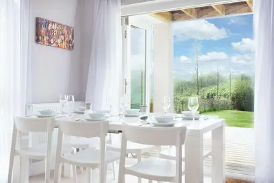 Image de Goldeneye (Hm107), apartment at Lower Mill Estate