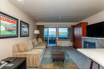 Image de Grandview Lake View 514! Condo de luxe Waterfront, peut accueillir jusqu'à 6!