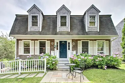 Image de Martha's Vineyard Home avec 2 vélos - Marchez vers le centre-ville!