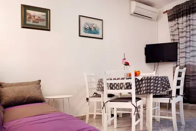 Image de Appartement de deux chambres avec la terrasse Rogoznica (A-15876-b)