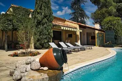 Image de villa avec piscine privée classée 3 étoiles site officiel des hébergements