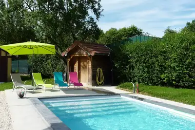 Image de Maison 2 à 6 personnes dans trés beau parc  avec Piscine privée et chauffée
