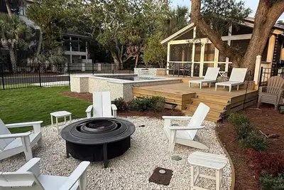 Rénové East Beach Gem! Vues magnifiques sur les marais, véranda **