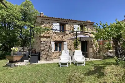Image de Petit Mas Provençal en pleine nature