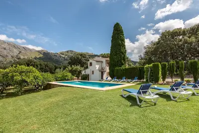 Image de Villa \"La Plana\" avec piscine et panorama sur les montagnes