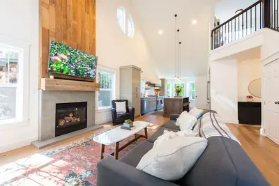 Image de * Grand Westside Home * - Marche pour tout! Bienvenue à Kingston House