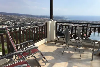 Appartement de luxe avec vue spectaculaire sur le sud, la mer et la montagne